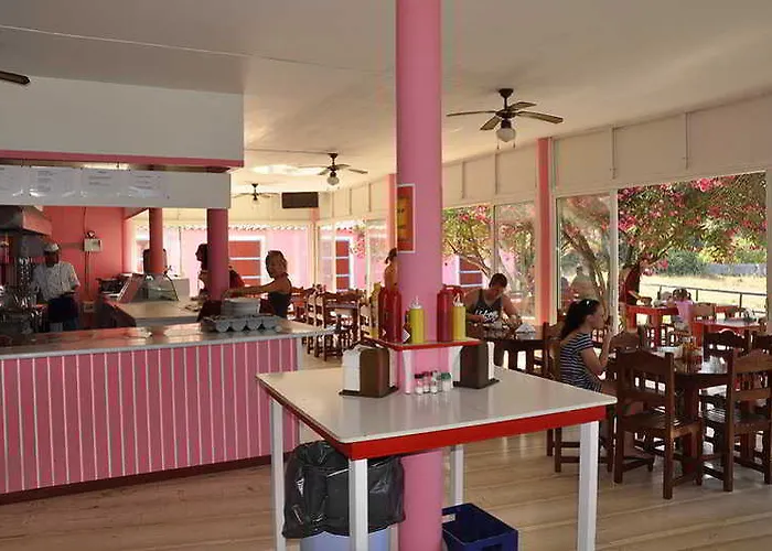 Pink Palace 2* Agios Gordios (Corfu)