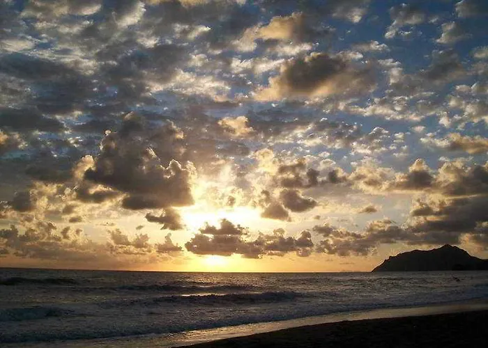 Pink Palace Hotel 2*