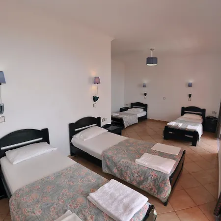 粉红宫海滩度假酒店 酒店 2*