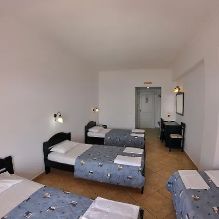 粉红宫海滩度假酒店 2*