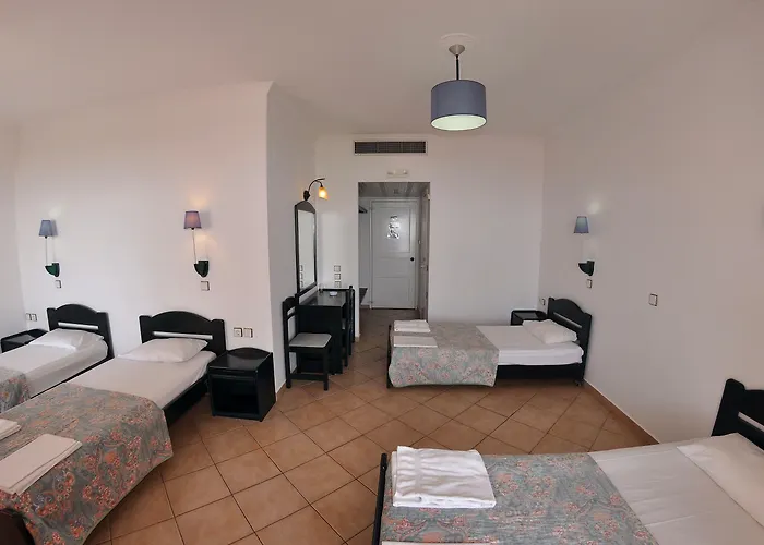 Pink Palace Hotel Agios Gordios (Corfu)