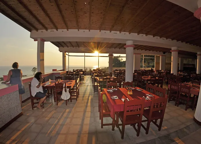 Pink Palace Hotel Agios Gordios (Corfu)