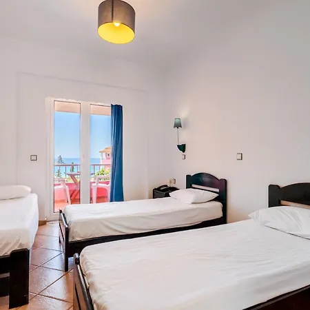 Pink Palace Hotel 2*