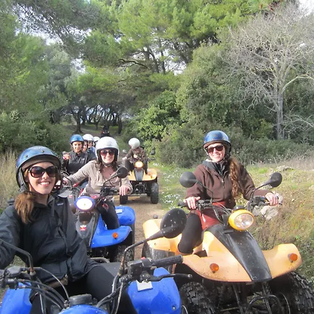 Pink Palace 호텔 아기오스고르디오스